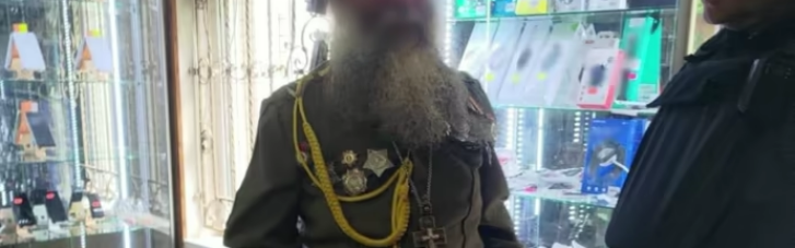 На Закарпатті священник УПЦ МП з другом розгулювали у "радянській формі" та нахвалювали "комуняк": їх затримали (ФОТО)