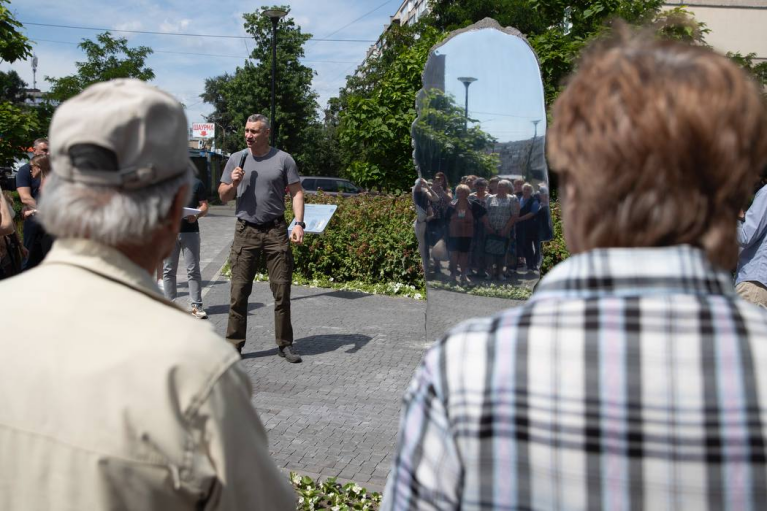 У Києві з’явилася скульптурна композиція на честь воїнів тероборони, — Кличко