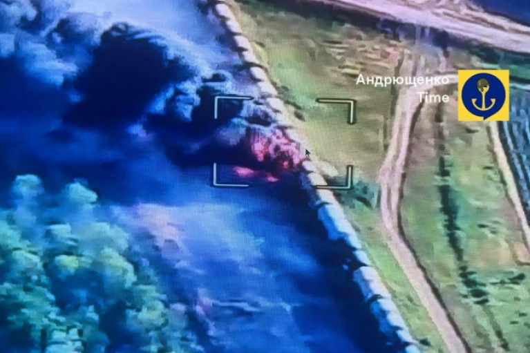 Успішна операція ГУР: на Запоріжжі палає ешелон з російським пальним (ФОТО)