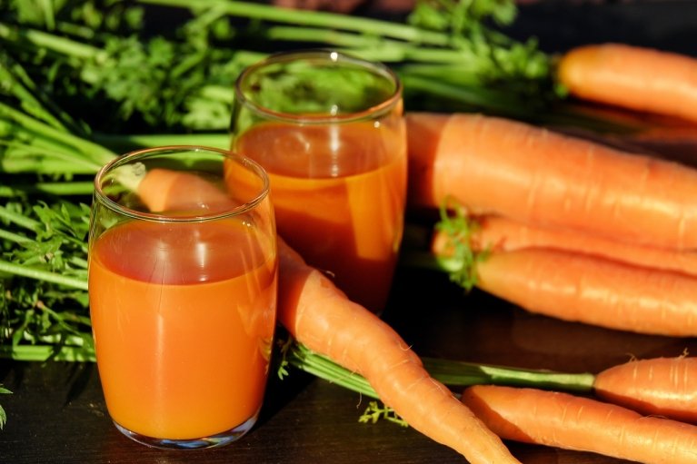 Следует употреблять после 25: эти продукты отсрочивают морщинки