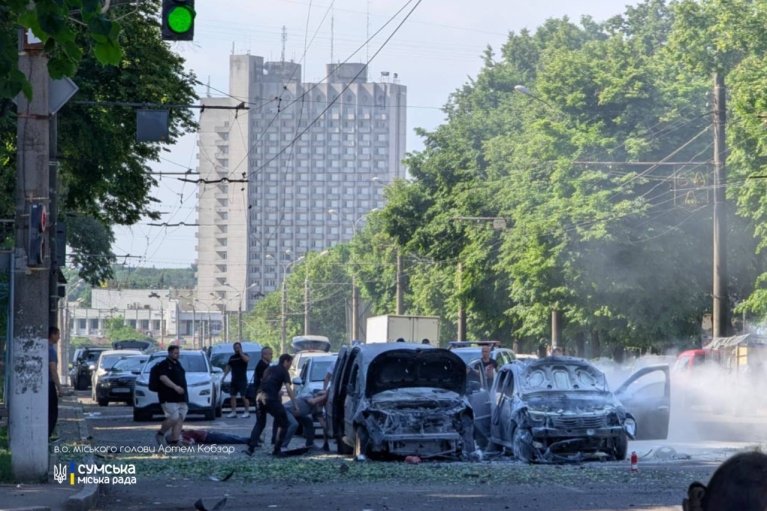 Ракетная атака России на Сумы: известно уже о трех погибших