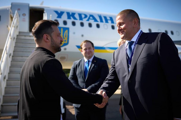 Президентські рейтинги. Чому Зеленський почав наздоганяти Залужного